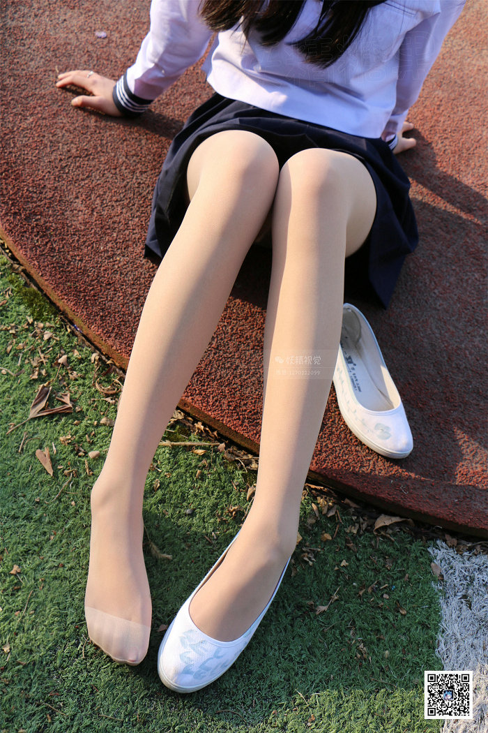 [妖精视觉] 甜甜 运动场，足尖加固肉丝袜 [55P57MB]