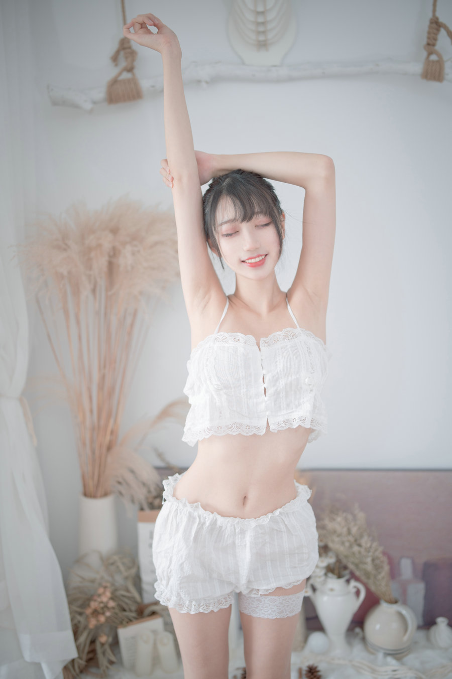 周叽是可爱兔兔 - 白色睡衣 [20P-169MB]