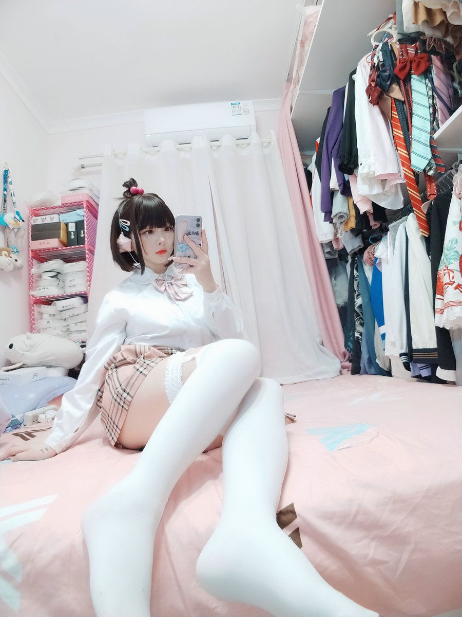 二次元美女古川kagura - 白丝JK [41P4V-217MB]