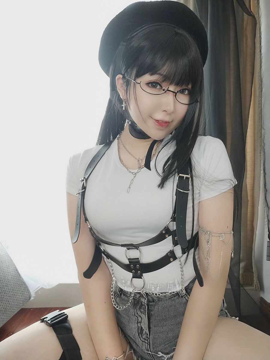 小容仔咕咕咕 - 白T [20P2V-64MB]