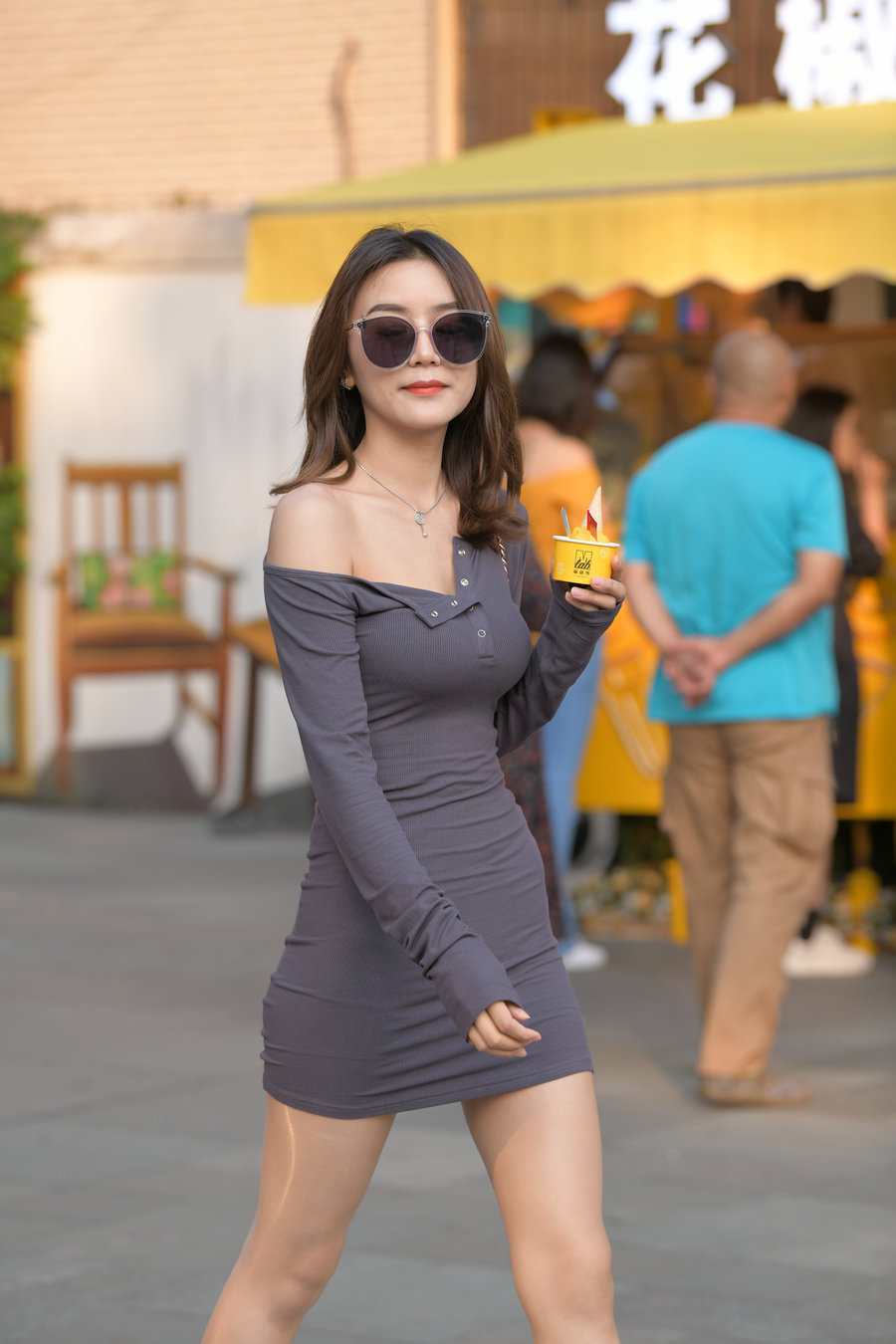 精选街拍视频 No.5262 摄神街拍作品 - 再次遇见她~下集 [279P-5.09GB]