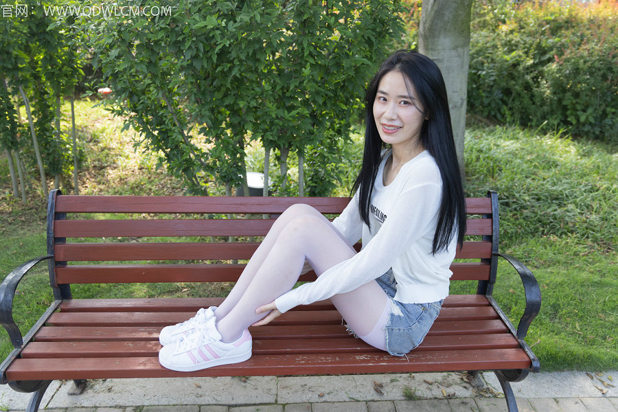 物恋传媒 No.1341 菜菜-无人之岛 [154P1V-4.36GB]