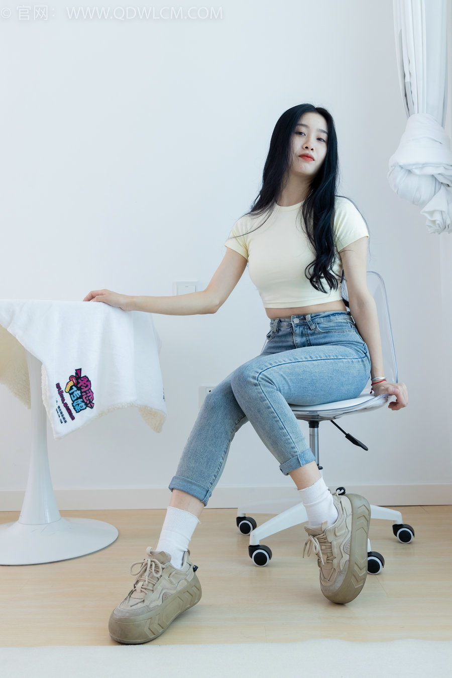 物恋传媒 No.1783 绒绒-运动鞋、自然穿脏白棉袜 [160P1V-3.93GB]