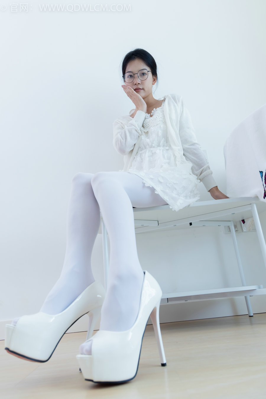 物恋传媒 No.2094 茯苓-世界失色 [150P1V-3.13GB]