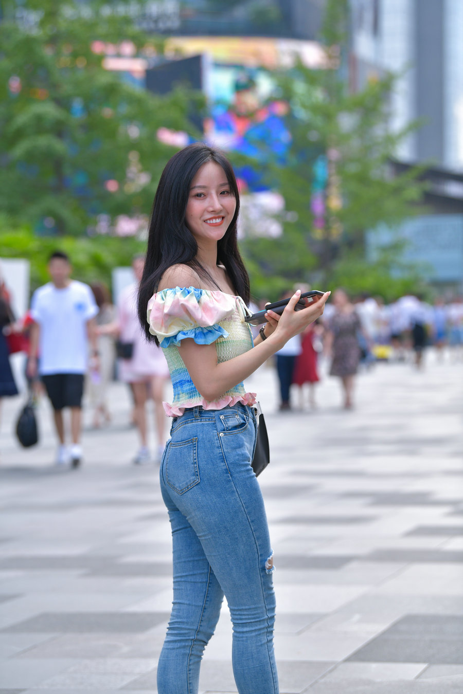 精选街拍视频 No.7889 甜美动人一字肩 [86P1V-1.79GB]