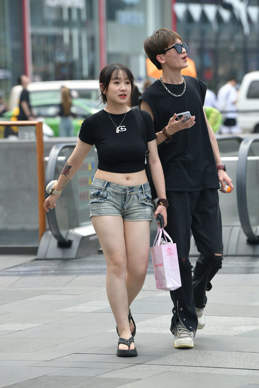 精选街拍视频 No.8706 青春甜美牛仔短裤 [61P-1.35GB]