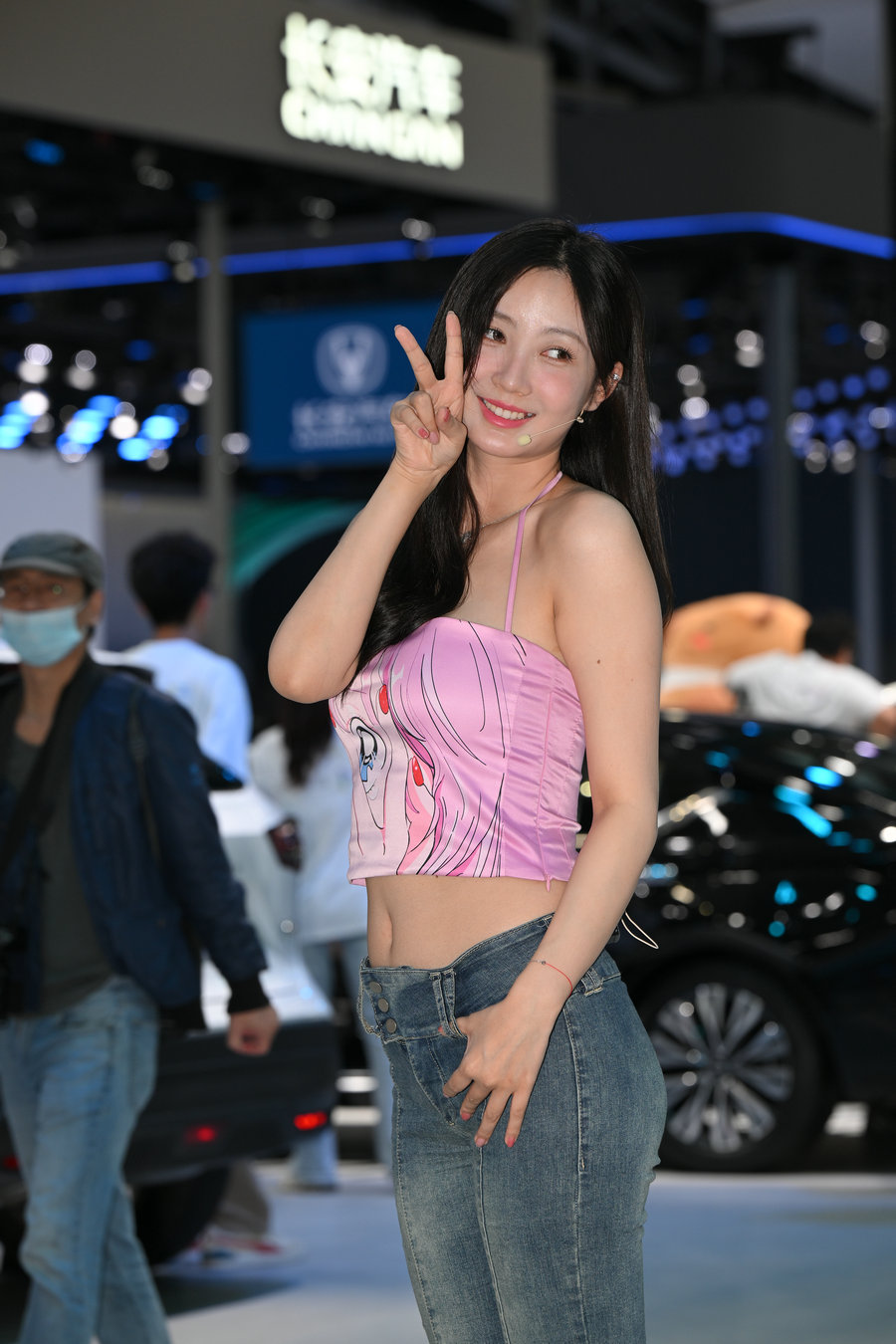 精选街拍视频 No.8721 简单喇叭牛仔裤 [45P-878MB]