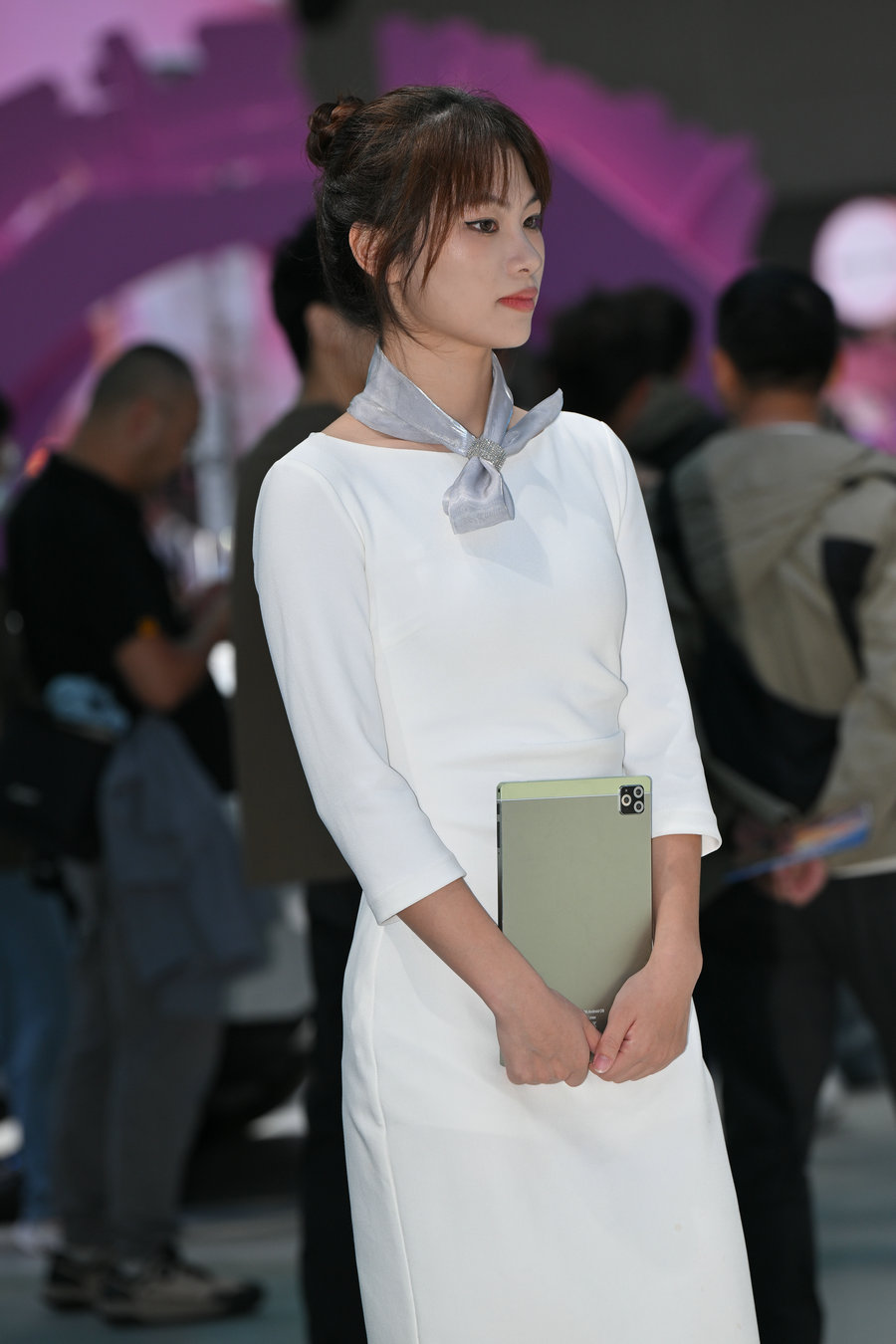 精选街拍视频 No.8810 白色制服裙 [70P-1.14GB]