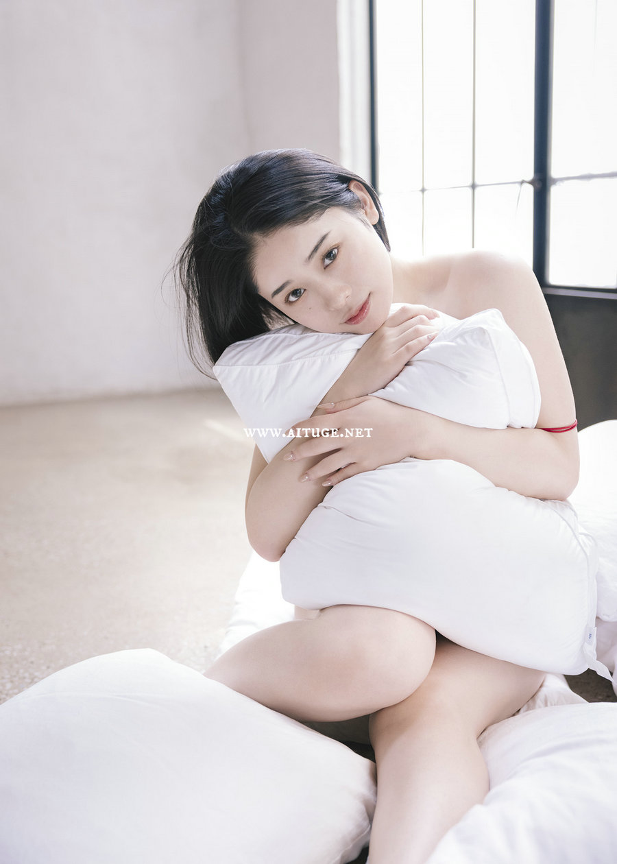 MINAMO - 乳白の季節 [67P24MB]