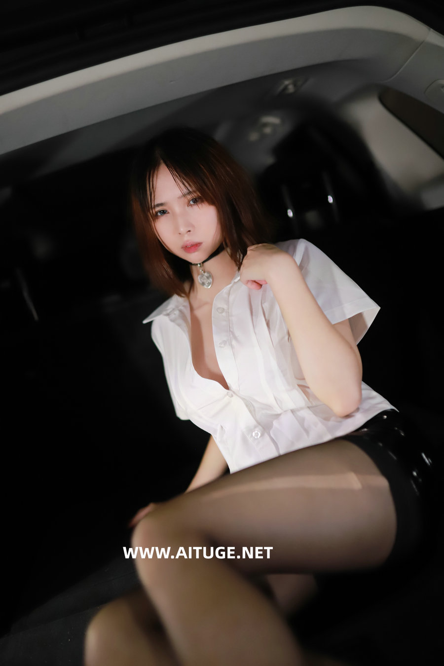 上杉绘梨落 - 被人跟踪 [102P-658MB]