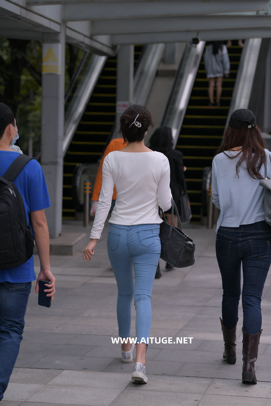 精选街拍视频 No.8903 牛仔裤简单百搭 [36P-771MB]