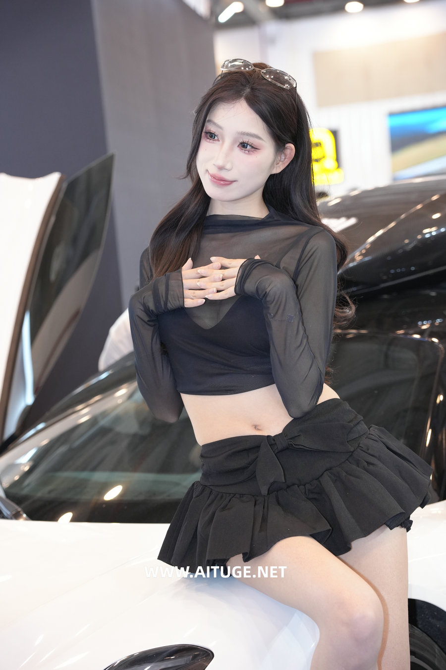 精选街拍视频 No.8988 靓丽车模集 [134P4V-5.03GB]