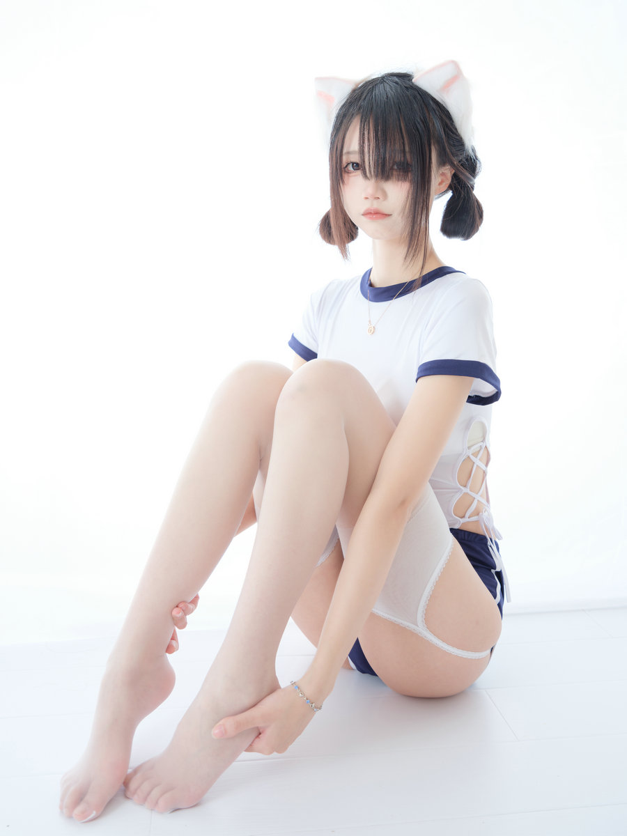 清纯少女五更百鬼 - 舰长 体操服 猫耳 [25P-152MB]
