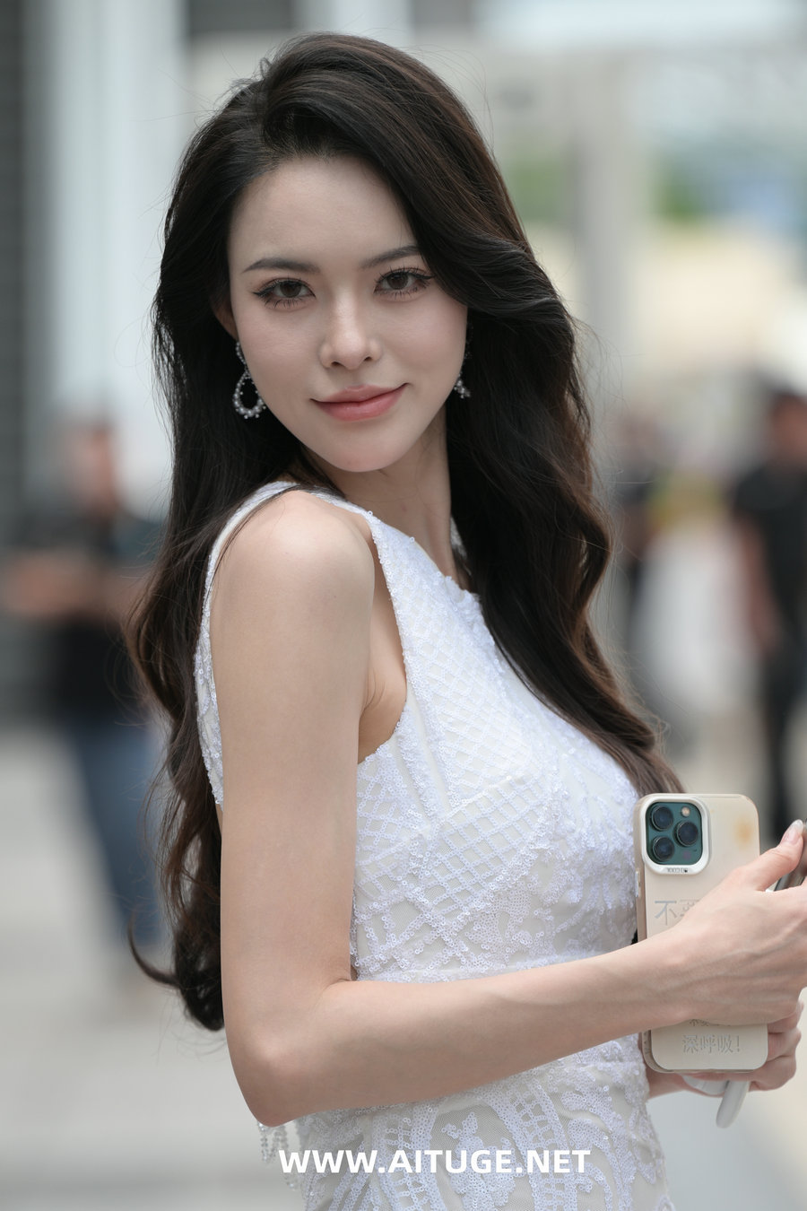 精选街拍视频 No.9238 白裙女主持 [107P-2.10GB]