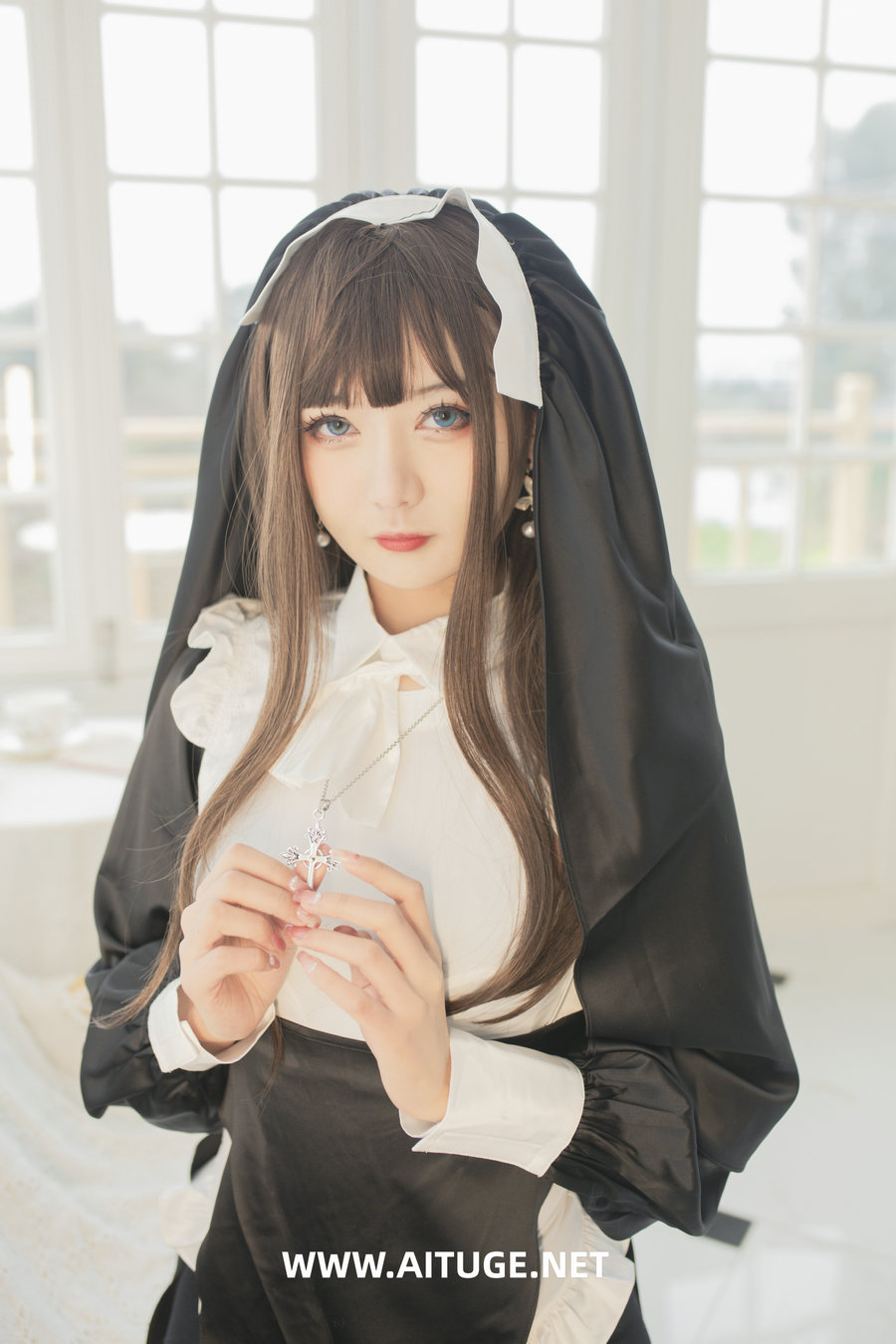 51酱 - 修女 [24P-225MB]