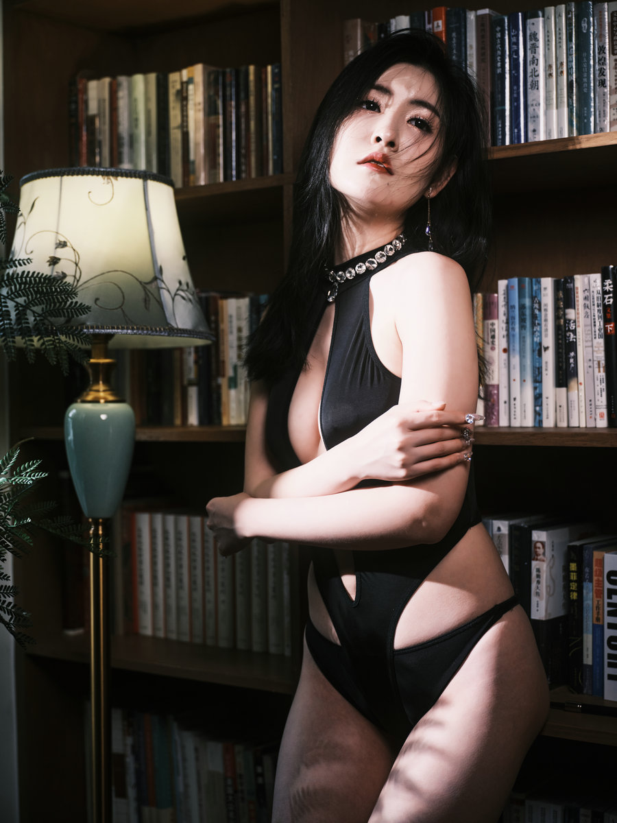 [YITUYU]艺图语 2025.04.12 独守书房 沈梦瑶 [17P-900MB]