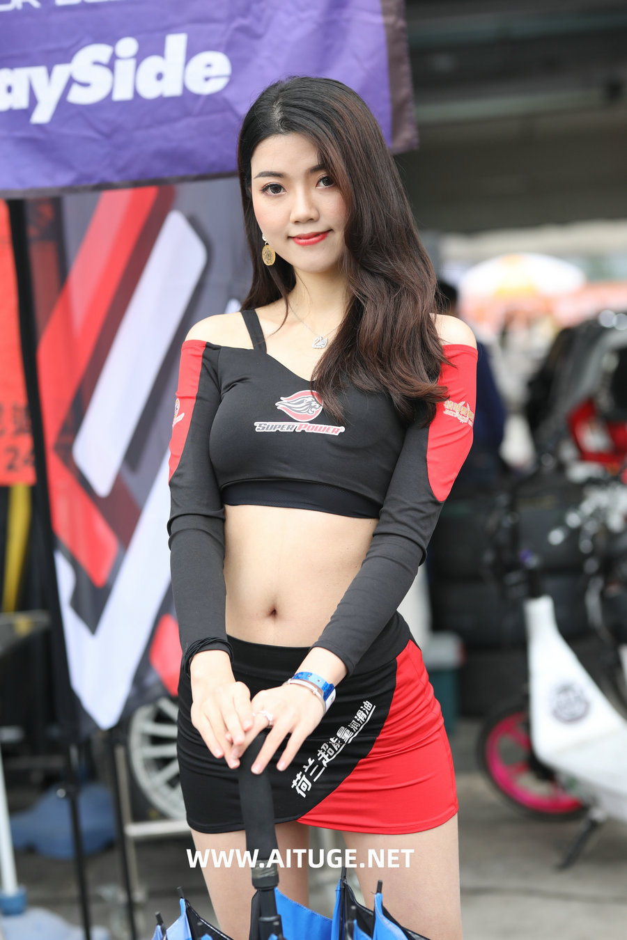 精选街拍视频 No.9331 红黑套装裙 [211P7V-6.11GB]