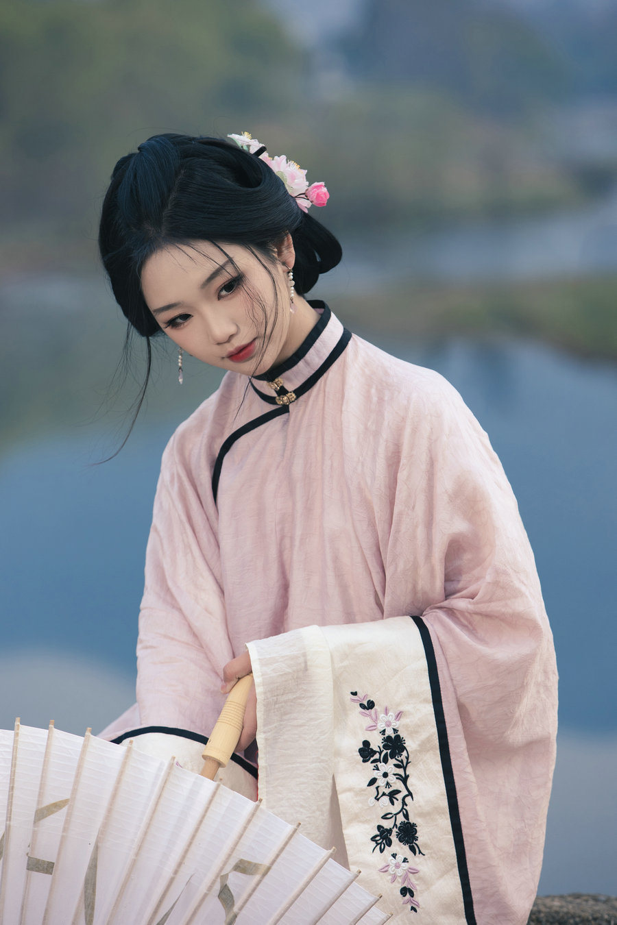 [YITUYU]艺图语 2025.04.14 香雾 晚江亭 [42P-563MB]