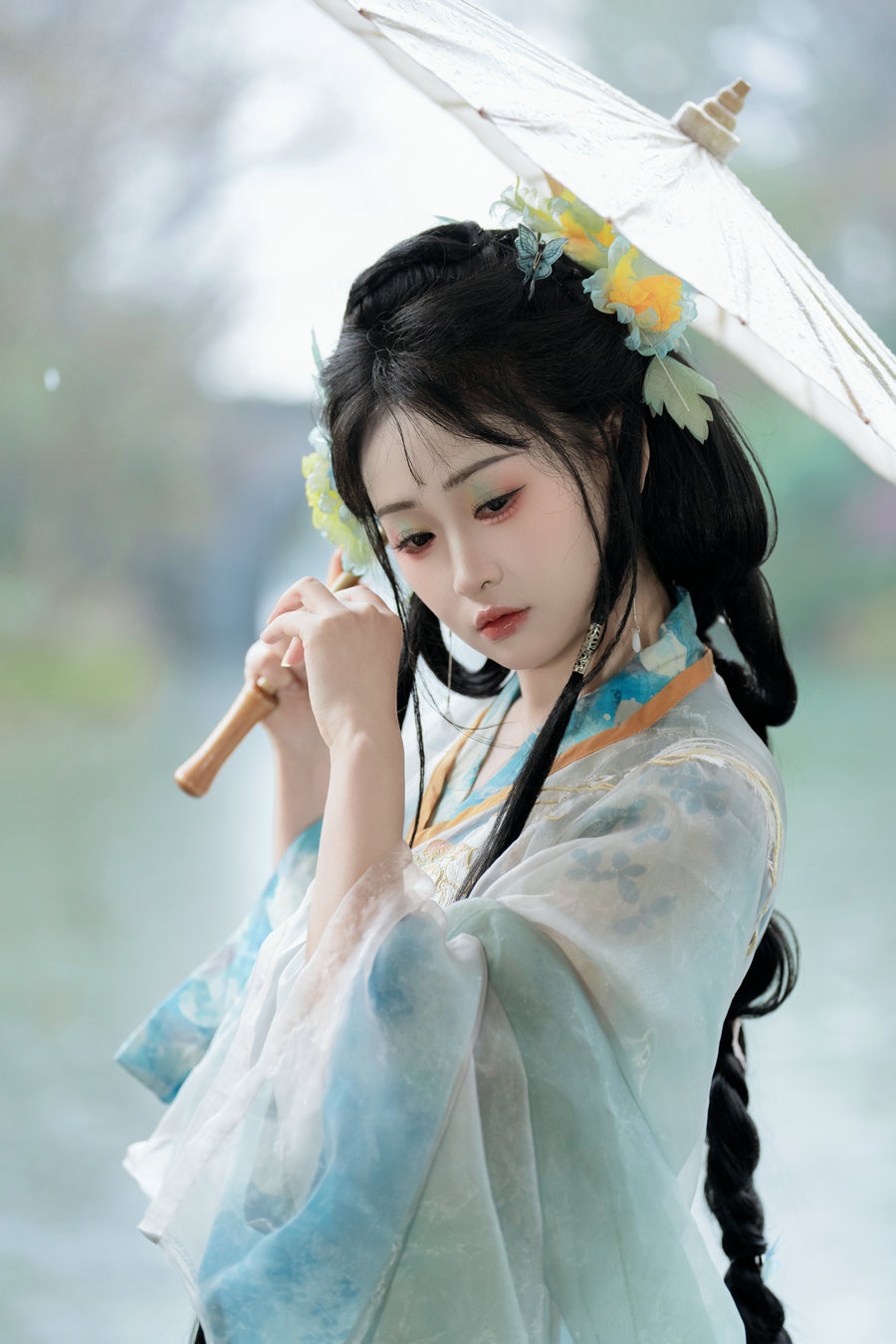 [YITUYU]艺图语 2025.04.14 阴天梅花 湫一只岁岁 [31P-1.05GB]