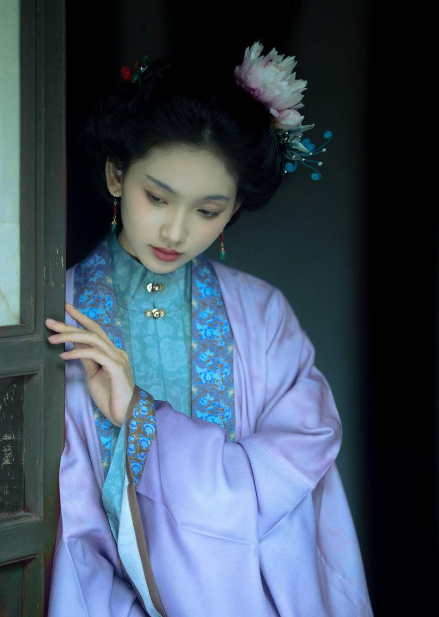 [YITUYU]艺图语 2025.04.16 暮云合璧 二一芝 [21P-804MB]