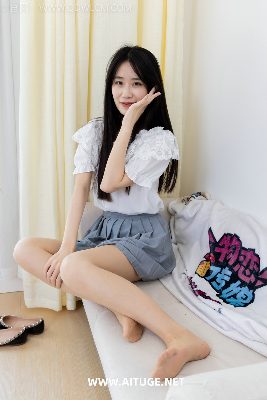 物恋传媒 No.2436 菜菜-平底鞋、高跟鞋、薄肉丝 [160P1V-3.52GB]