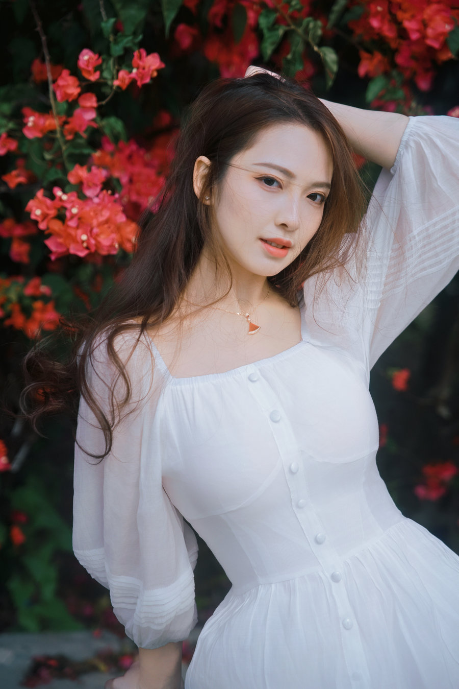 [YITUYU]艺图语 2025.04.17 三角梅瀑，藏住少女温柔 颖儿YY [46P-1.91GB]