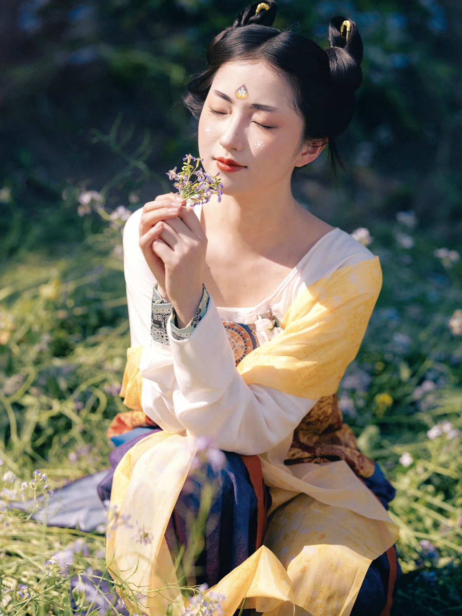 [YITUYU]艺图语 2025.04.21 偷得浮生半日闲 兔牙w [36P-997MB]