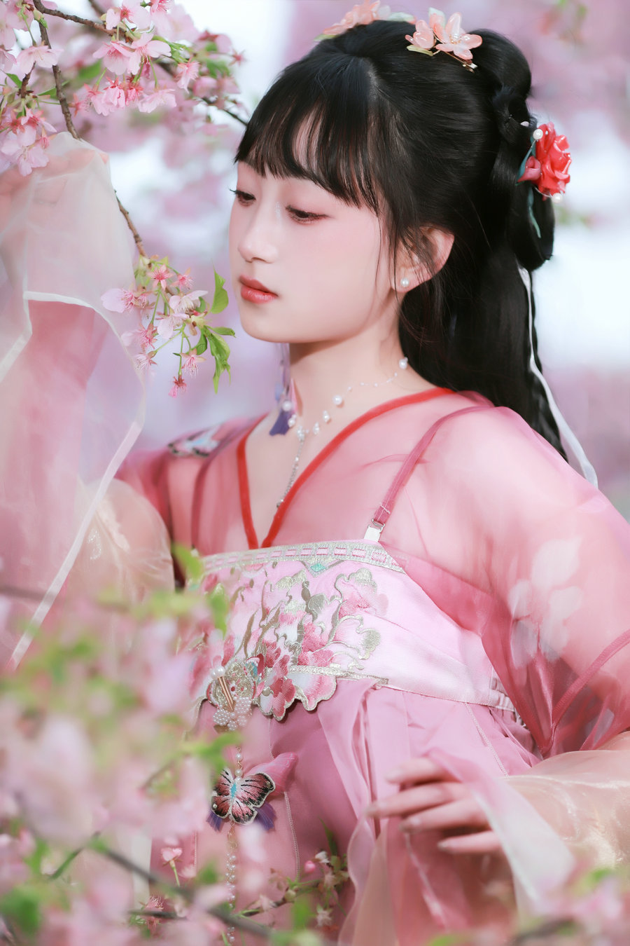 [YITUYU]艺图语 2025.04.22 落樱 小王碎彬彬 [13P-117MB]