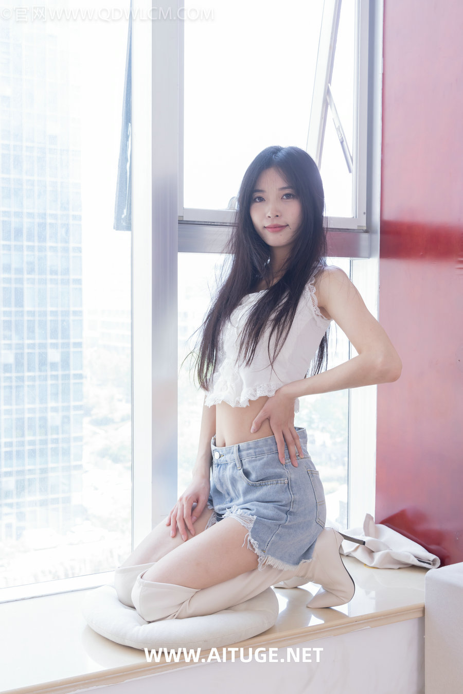 物恋传媒 No.2447 茯苓-高跟长靴、白棉袜、裸足 [171P1V-3.94GB]