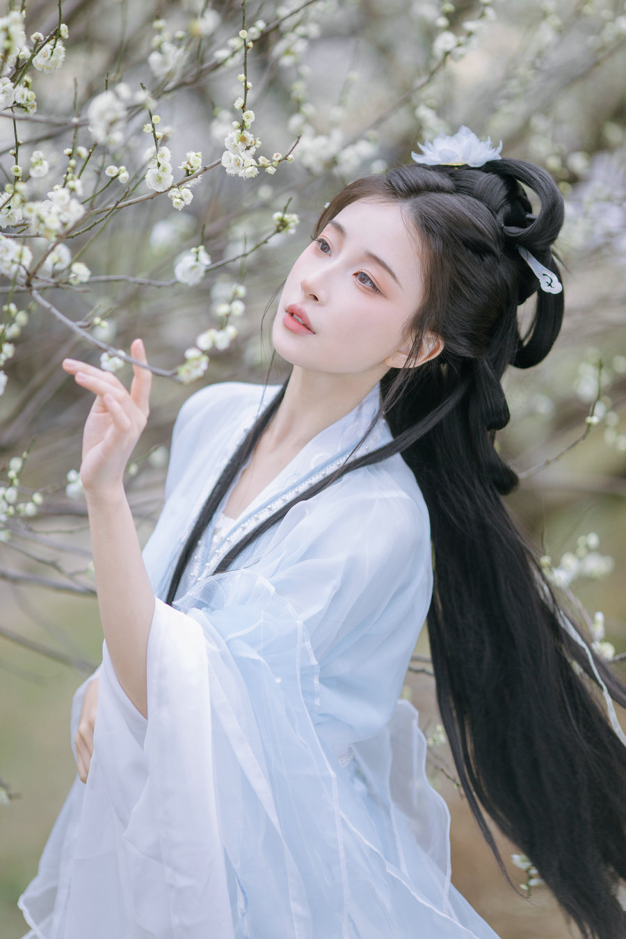 [YITUYU]艺图语 2025.04.27 暗香浮动 无巧不成狐（兮雅）[19P-395MB]