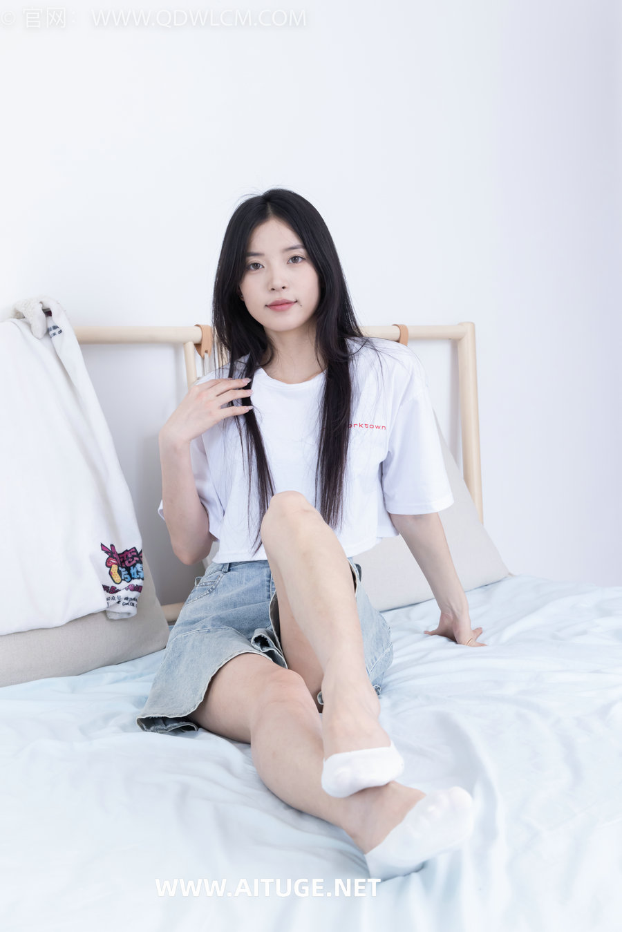 物恋传媒 No.2469 茯苓-平底鞋、高跟凉鞋、白船袜、裸足 [160P1V-3.57GB]