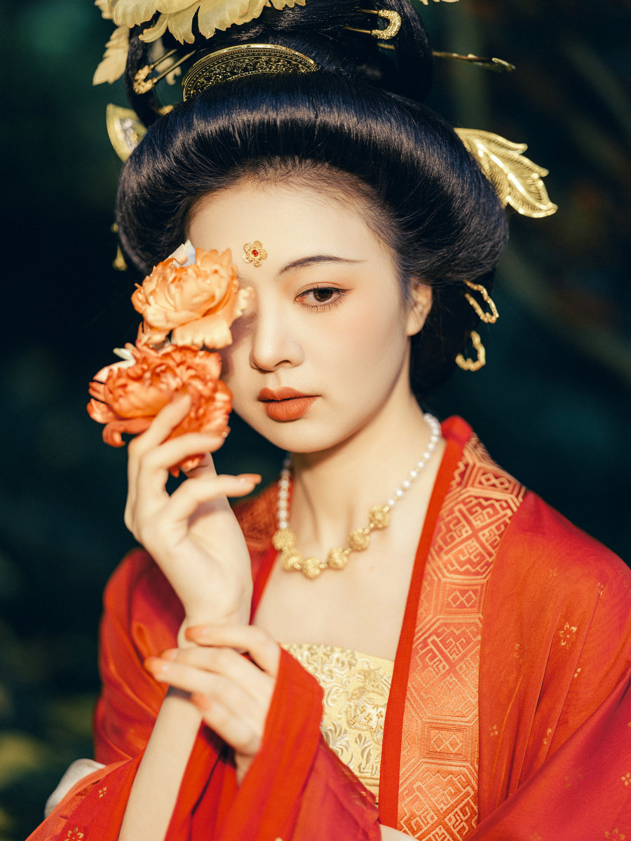 [YITUYU]艺图语 2025.05.03 面若桃李 泱泱 [29P-954MB]