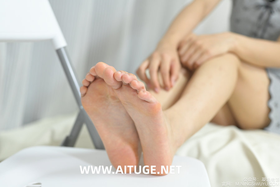 凝思摄影 No.006 木木-连衣裙、小腿袜、小皮鞋 [131P1V-4.28GB]