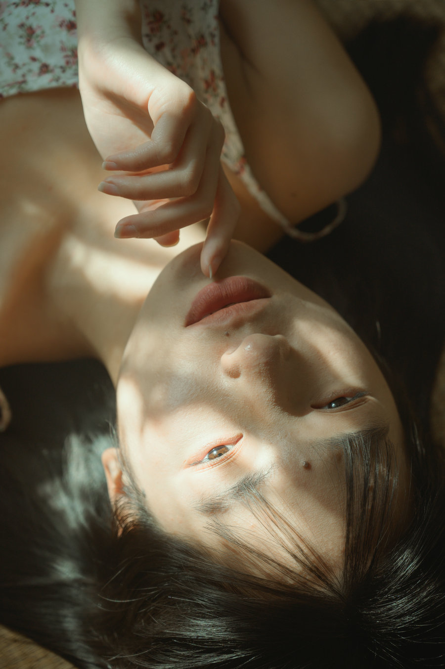 [YITUYU]艺图语 2025.05.10 我独自一人 却很自在 山野小果 [23P-217MB]