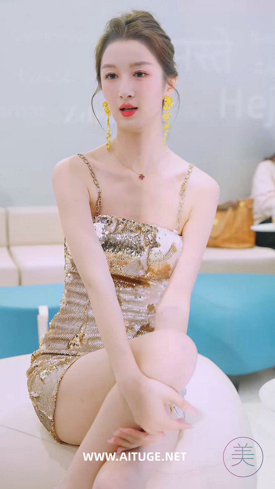 2024 广州车展 网红美女车模 beautyleg LOOKBOOK 86 [240MB]