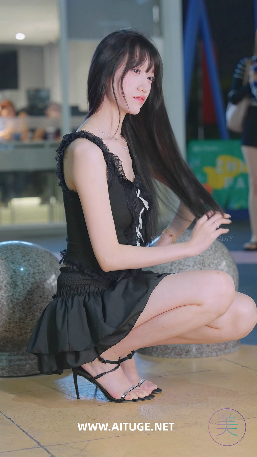 2024 广州车展 网红美女车模 beautyleg LOOKBOOK 91 [194MB]