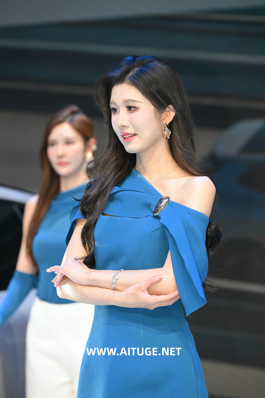 精选街拍视频 No.9533 蓝色裙装 [113P-1.99GB]