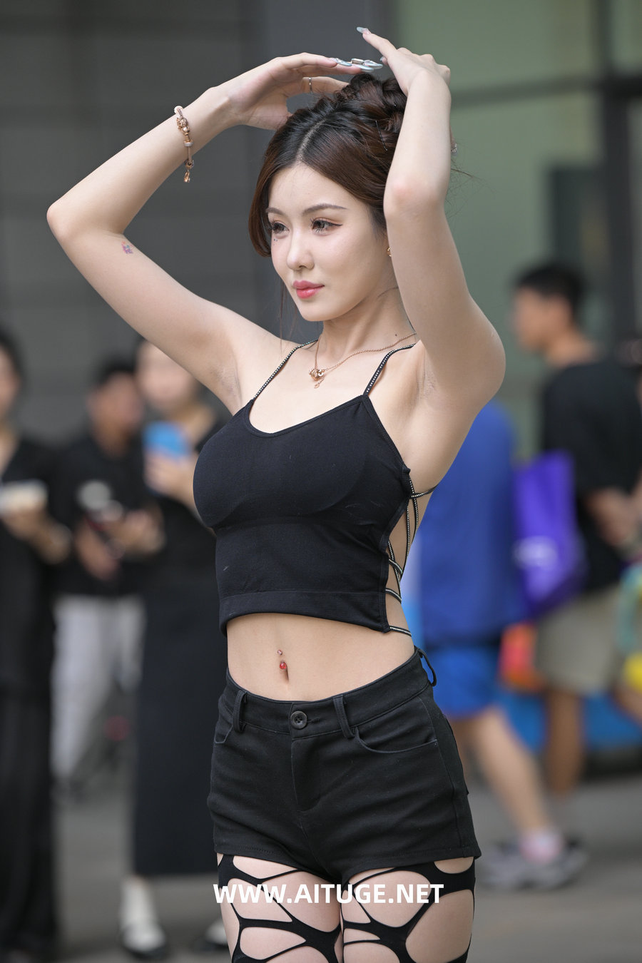 精选街拍视频 No.9555 美腿性感小雯 [163P-3.58GB]