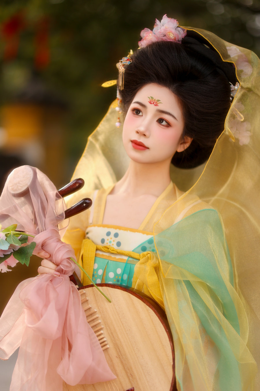 [YITUYU]艺图语 2025.06.04 国色芳华 小杜同学 [51P-866MB]