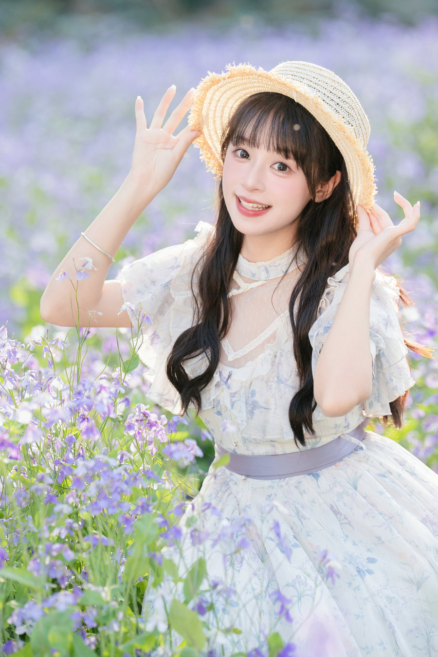 [YITUYU]艺图语 2025.06.07 二月兰花海 夏芋小年 [22P-698MB]