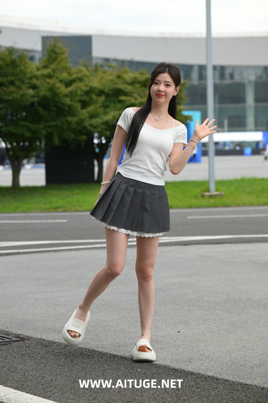 精选街拍视频 No.9586 甜美T恤百褶裙 [188P-3.01GB]