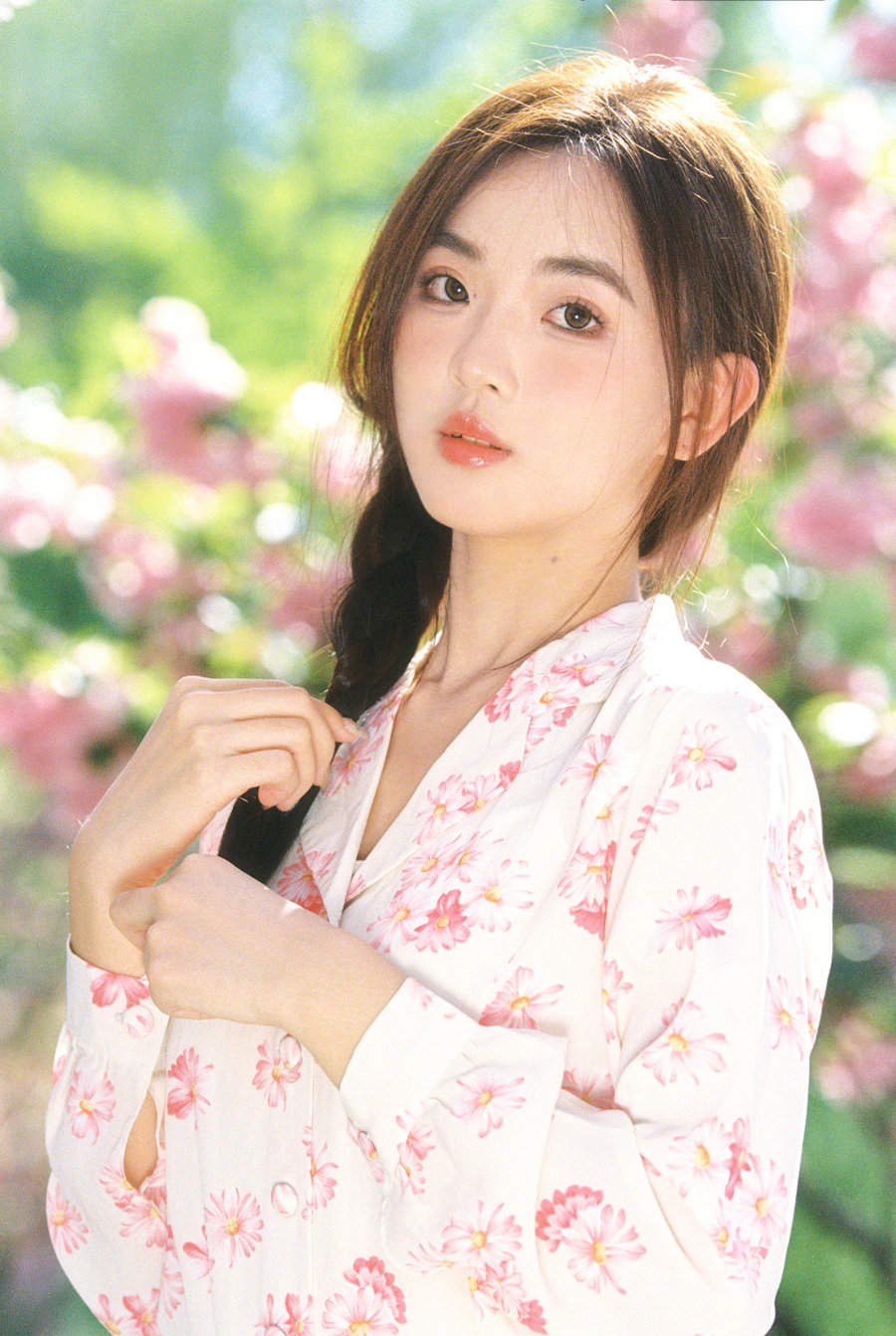 [YITUYU]艺图语 2025.06.10 我是我的春天 。[14P-160MB]