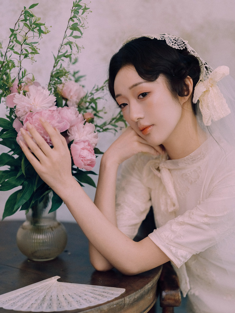 [YITUYU]艺图语 2025.06.12 婚纱旗袍 阿梦 [13P-260MB]