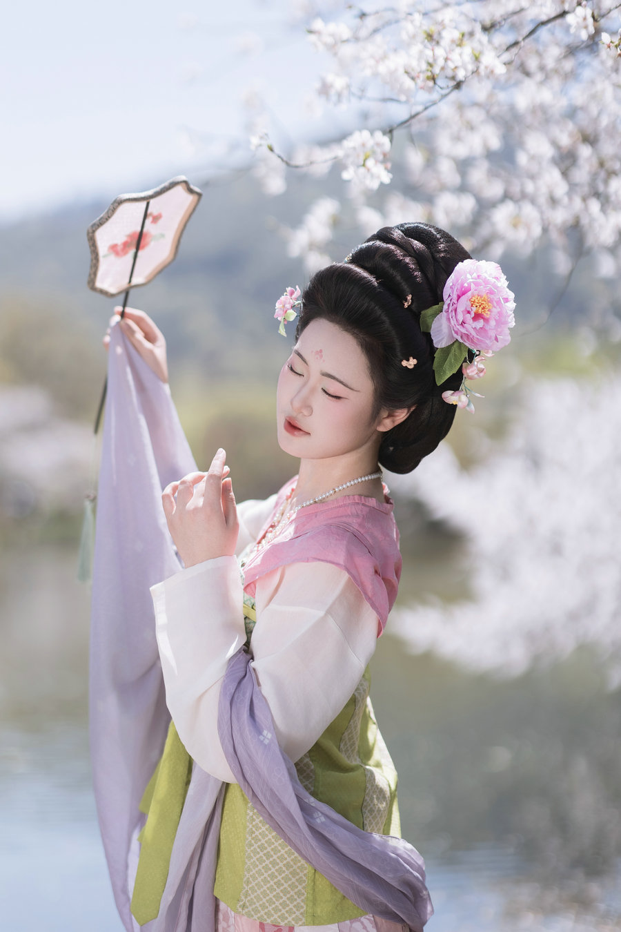 [YITUYU]艺图语 2025.06.12 踏春赏樱 是霜泠吖 [66P-600MB]