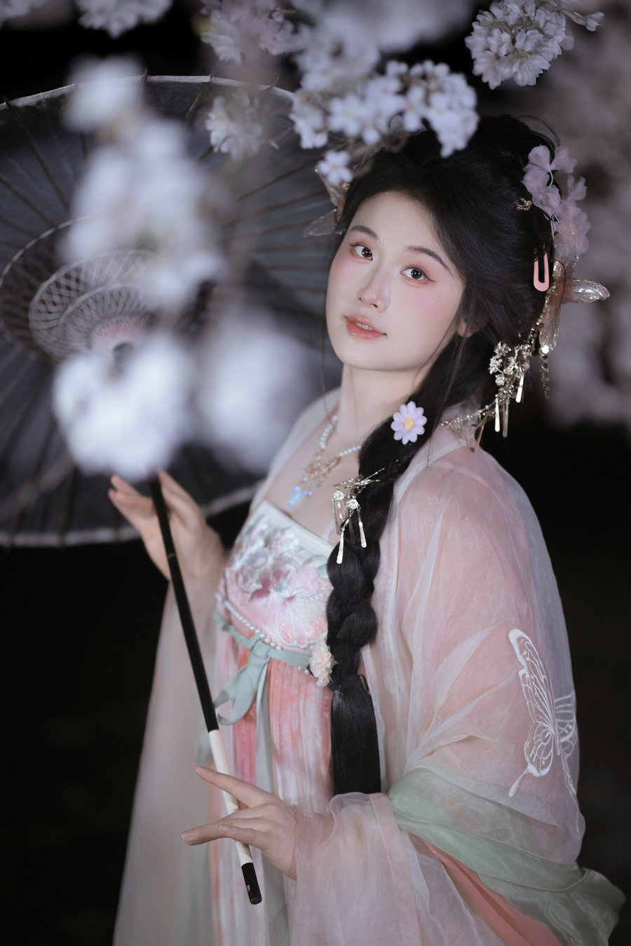 [YITUYU]艺图语 2025.06.15 春夜赏樱 静若初夏 [37P-341MB]