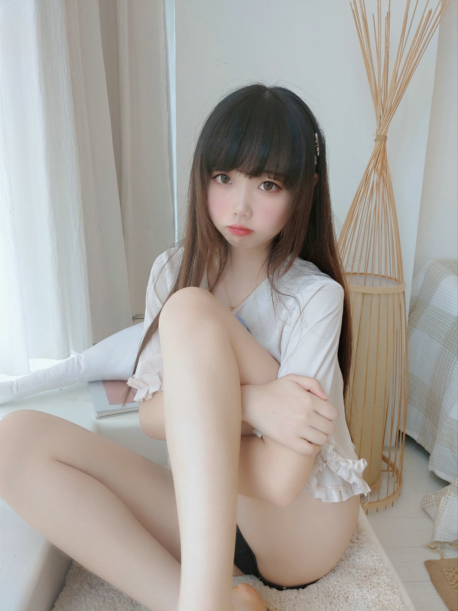 Cos小姐姐雪琪 - 裸足 [50P4V-1.09GB]