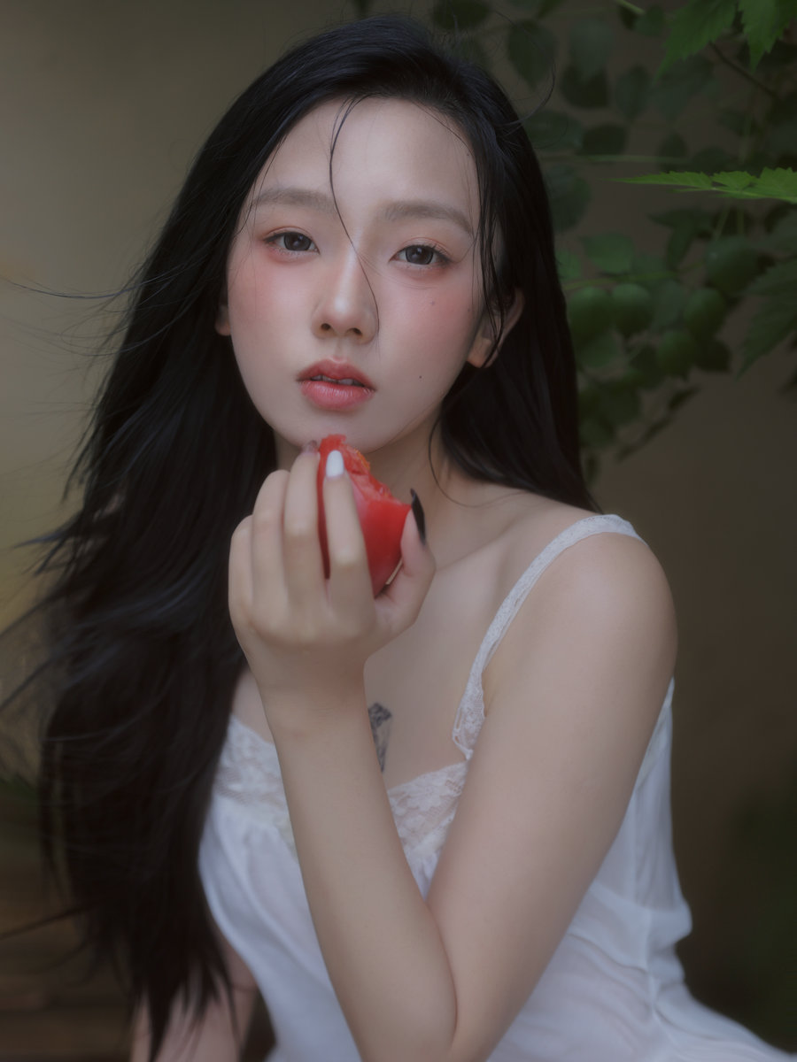 [YITUYU]艺图语 2025.06.20 番茄红了 duo朵 [18P-253MB]