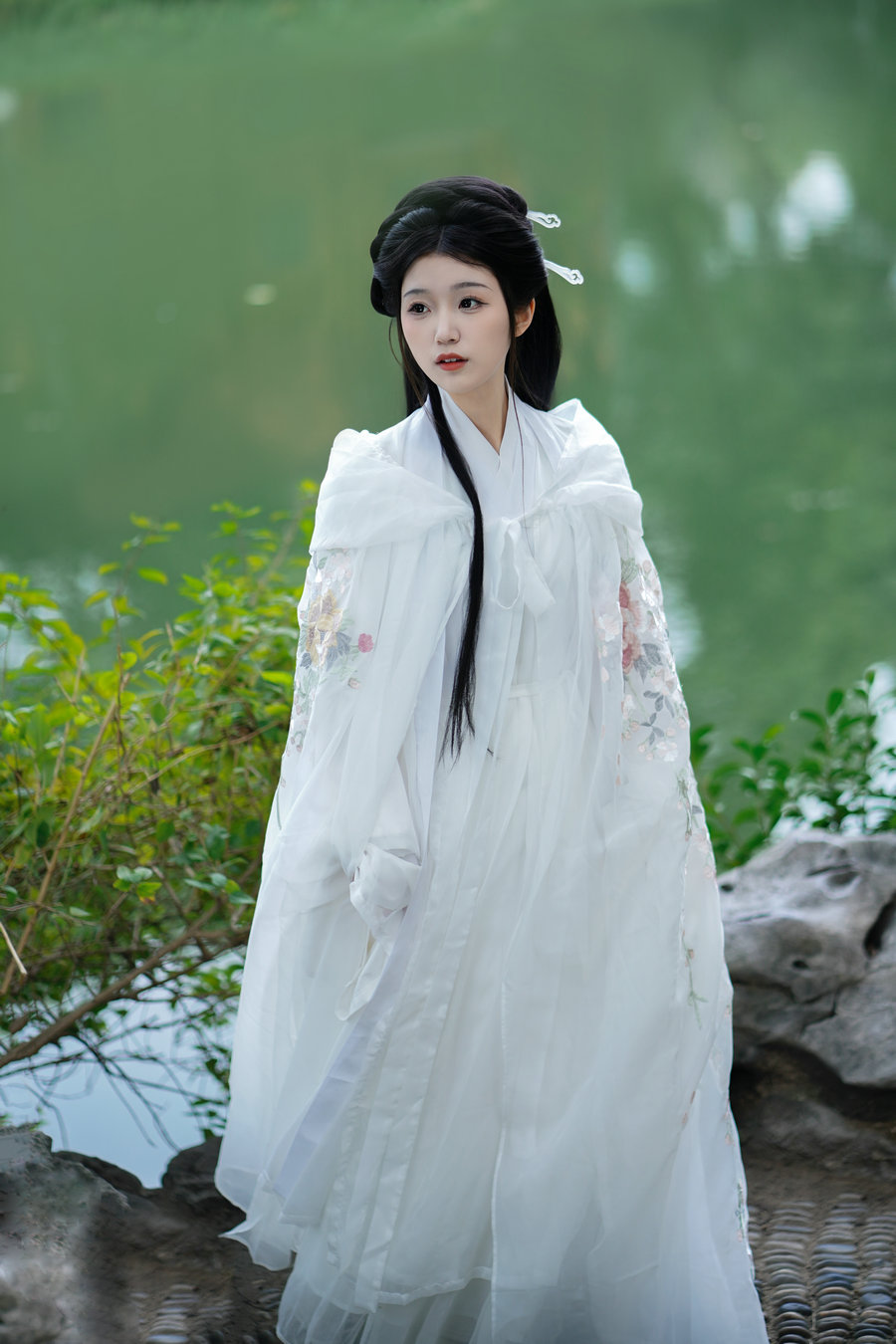 [YITUYU]艺图语 2025.06.22 清光 梓榆喝点甜的呀 [14P-235MB]