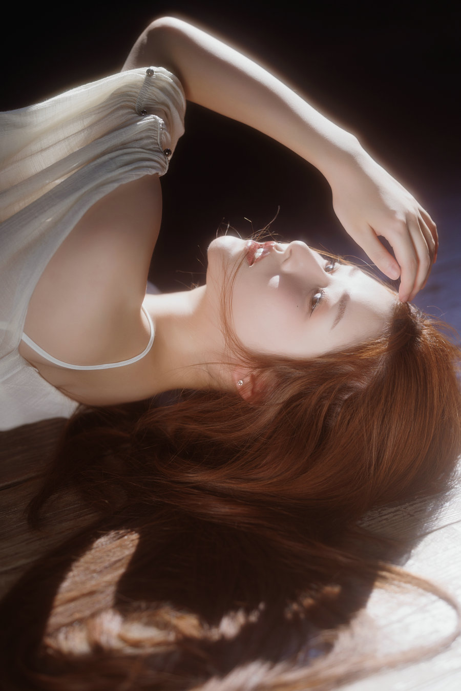 [YITUYU]艺图语 2025.06.23 光与尘 阿君 [18P-380MB]