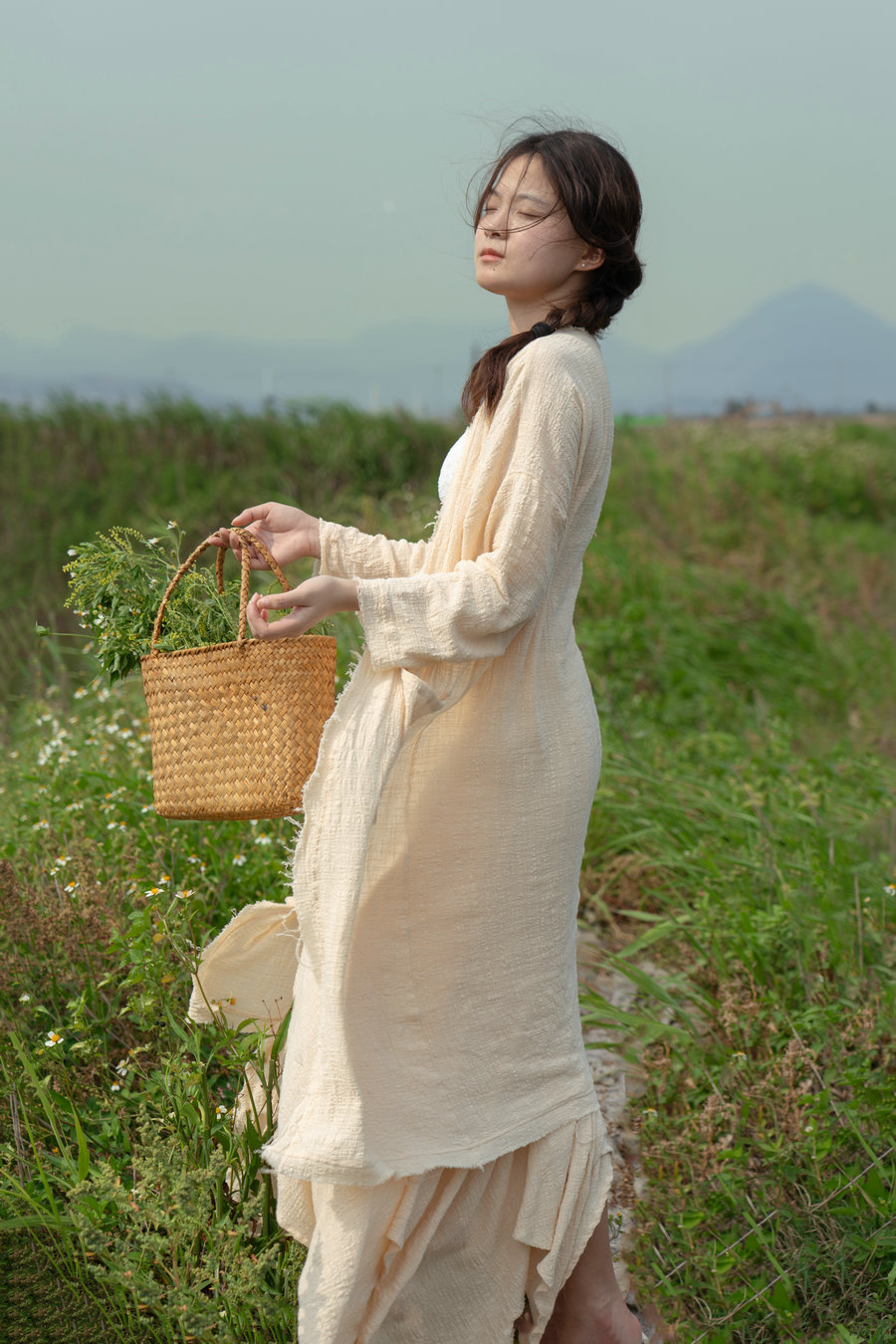 [YITUYU]艺图语 2025.06.24 凤与草的絮语 今晶 [16P-75MB]